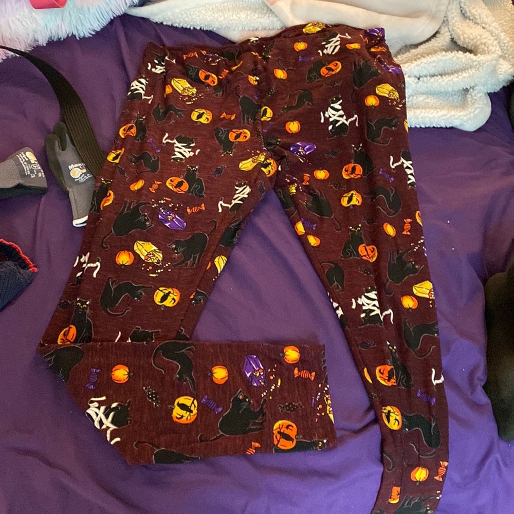 Halloween/Autumn leggings. Buttery soft and smooth. Never worn. XL